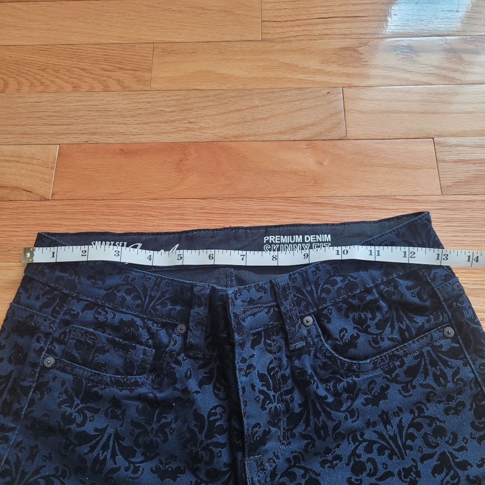 Blue Floral Patterned Jeans - Picture 4 of 6